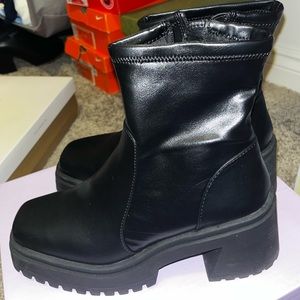 Only worn twice like new